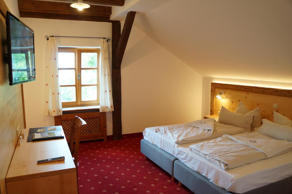 Der Obere Wirt Zum Queri Hotel Андекс Стая снимка